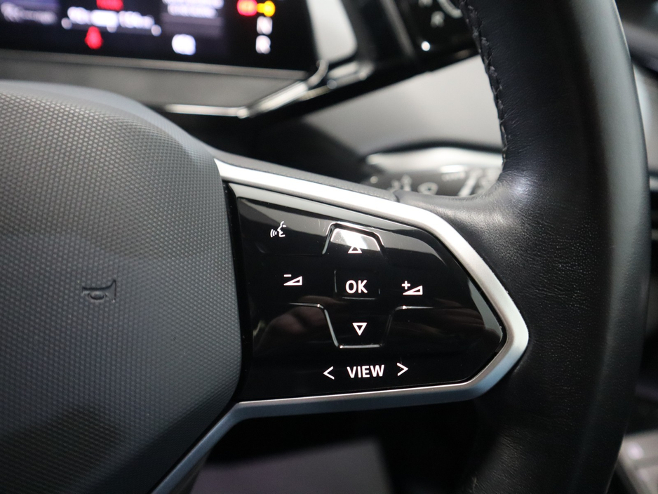 2023 Volkswagen ID.4 - image 12