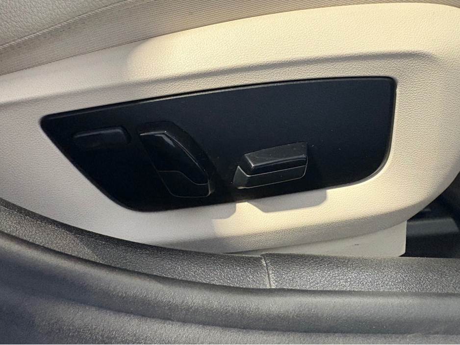 2018 BMW 5 Series - image 16