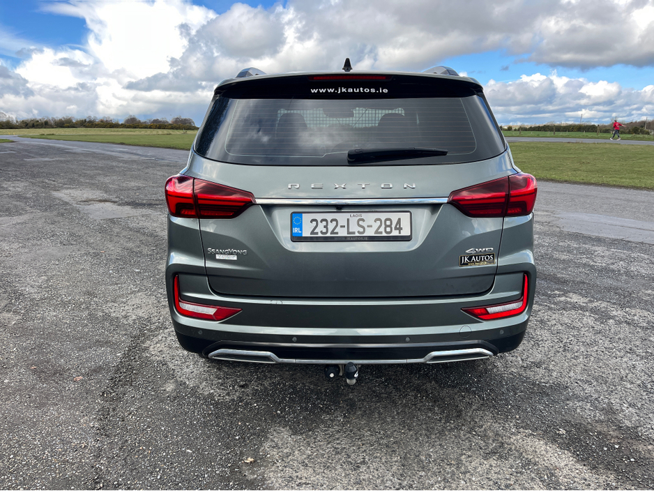 2023 Ssangyong Rexton - image 3
