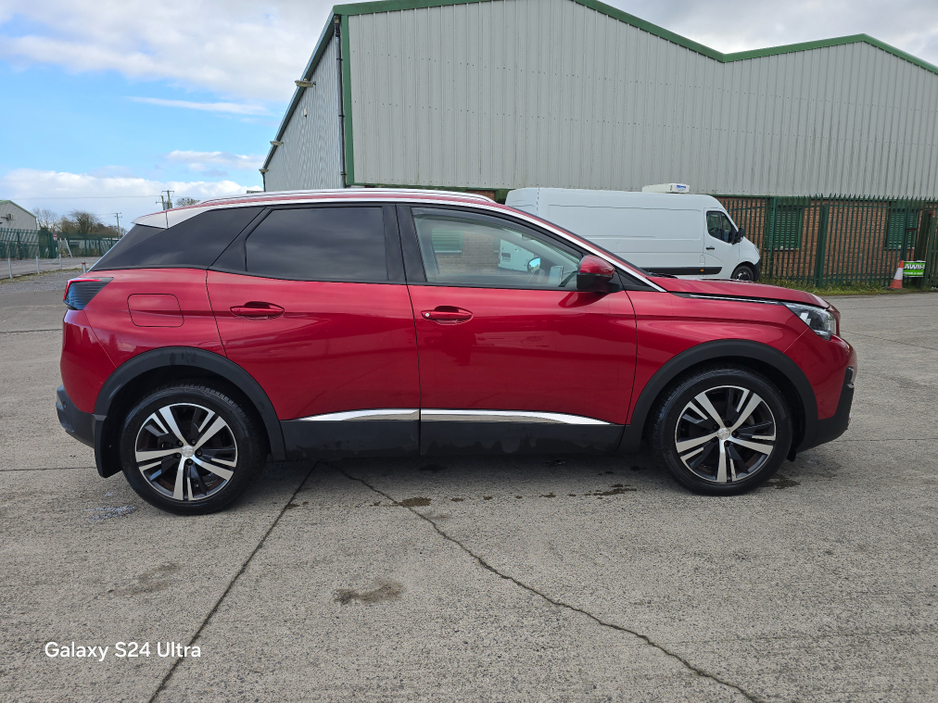 2019 Peugeot 3008 - image 9