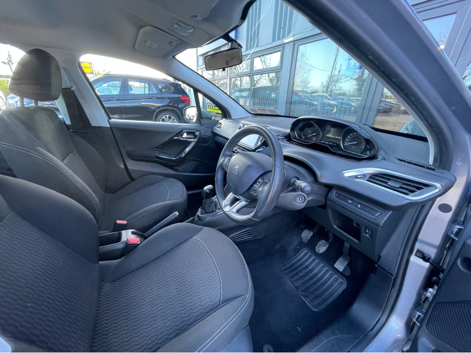 2019 Peugeot 208 - image 7