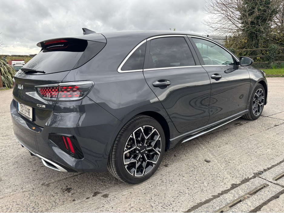 2025 Kia Ceed - image 2