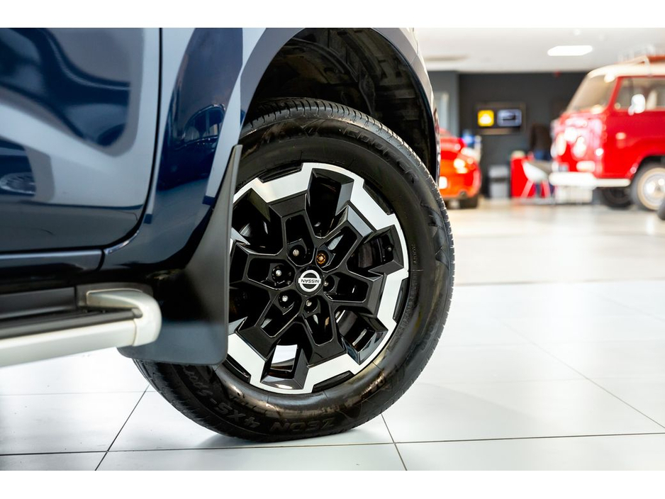 2021 Nissan Navara - image 11