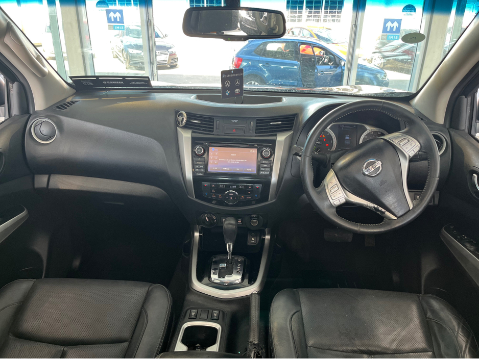 2016 Nissan Navara - image 13