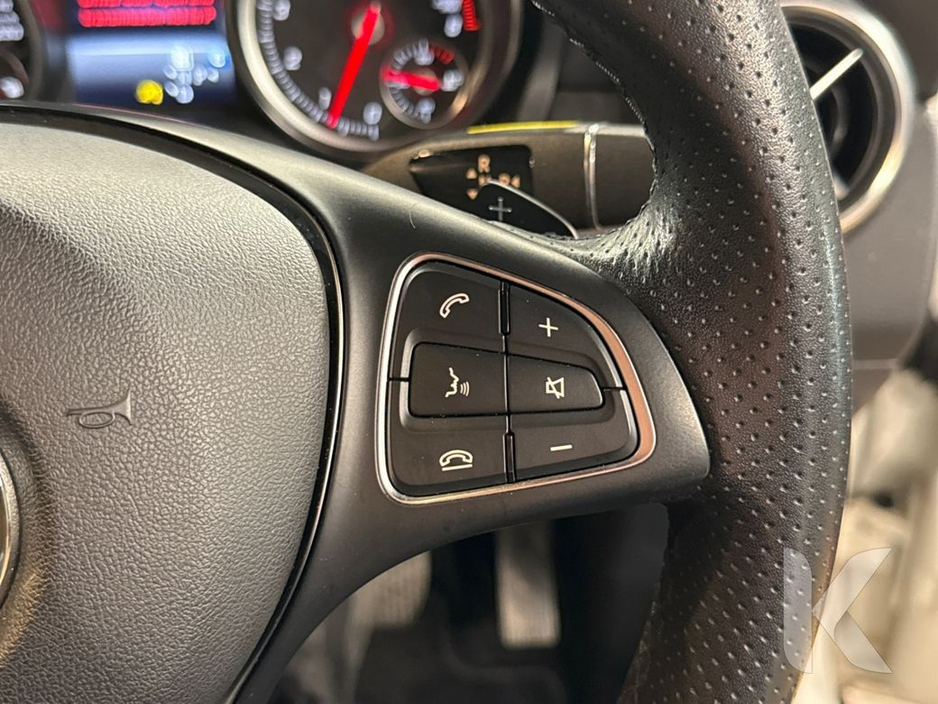 2018 Mercedes-Benz GLA Class - image 27