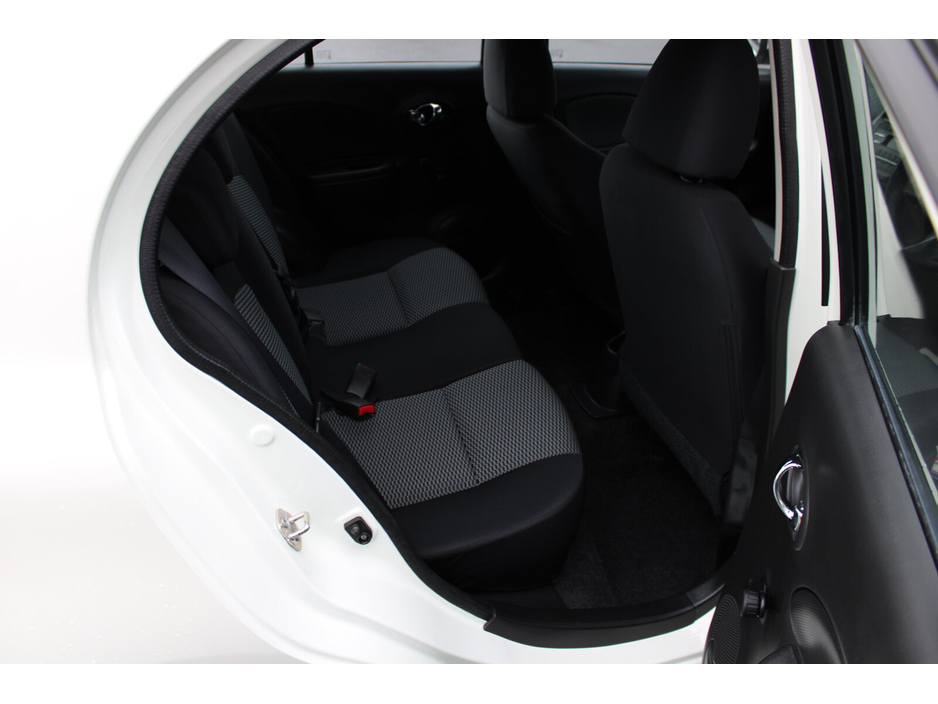 2016 Nissan Micra - image 11