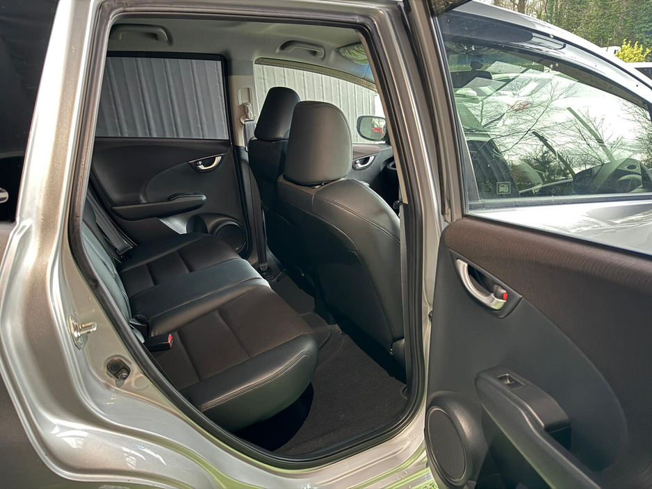 2012 Honda Fit - image 10