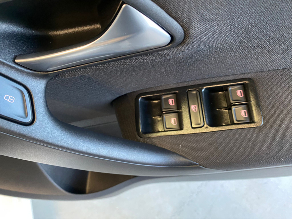 2017 Volkswagen Polo - image 17