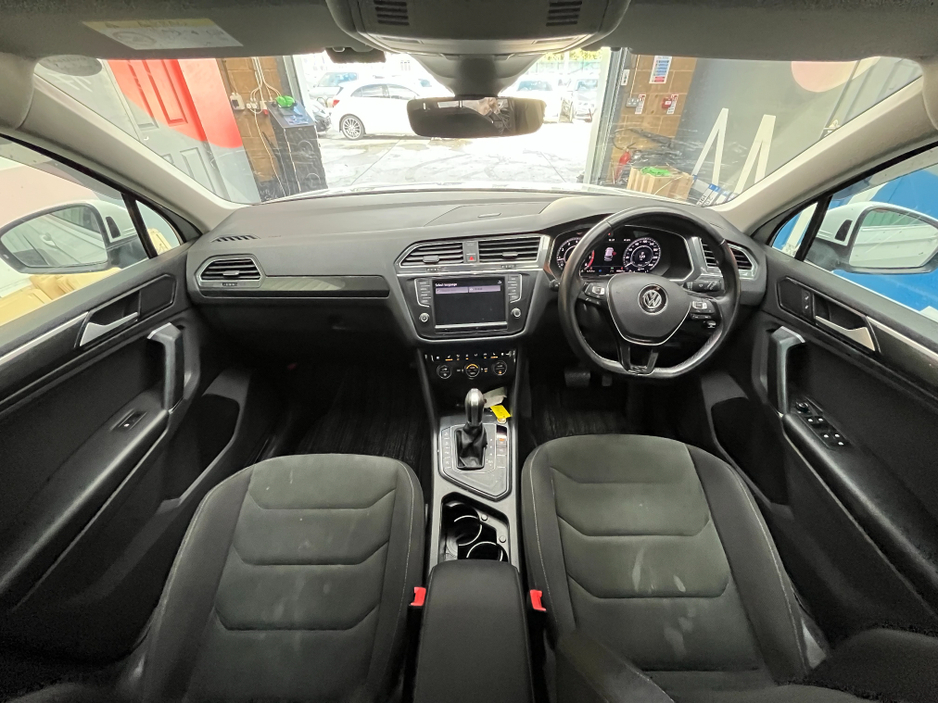 2017 Volkswagen Tiguan - image 16