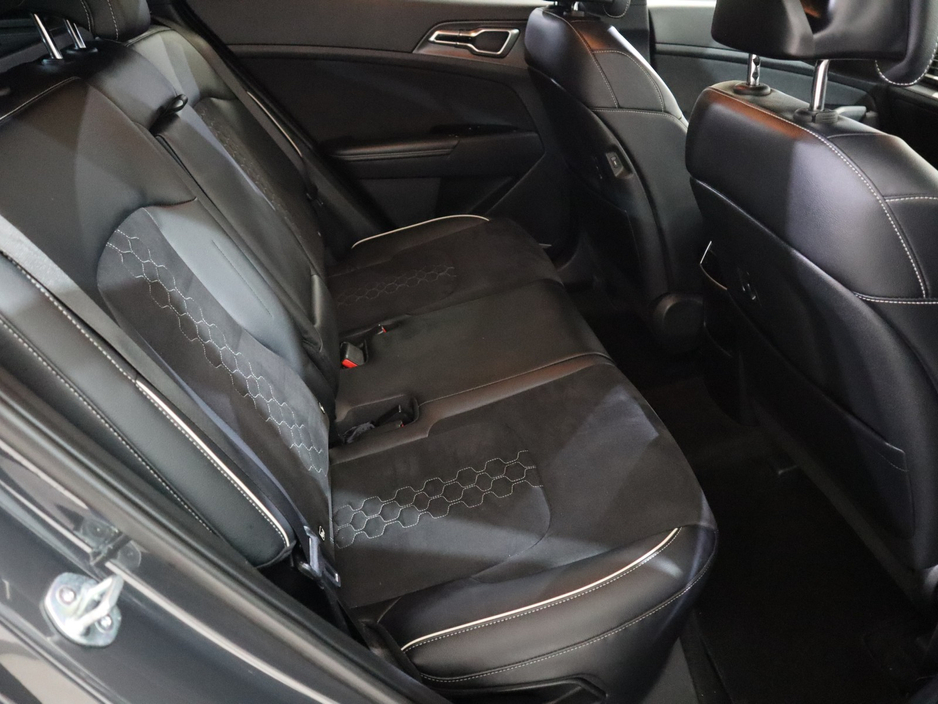 2023 Kia Sportage - image 26