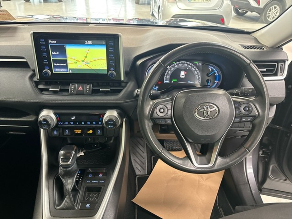 2021 Toyota Rav4 - image 8