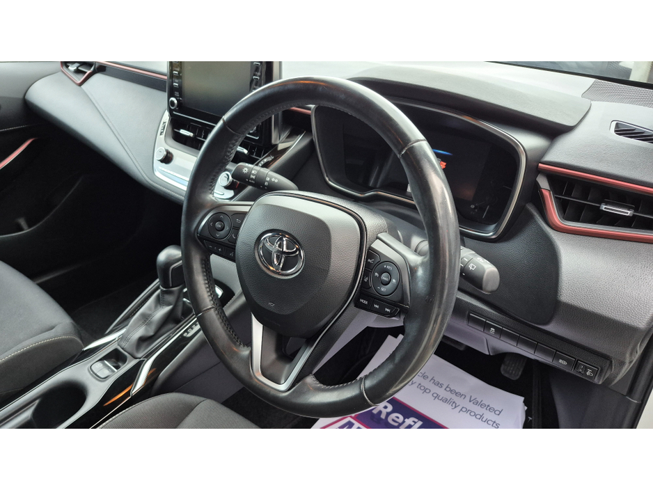 2019 Toyota Corolla HYBRID LUNA SPORT HB 4DR €18,950