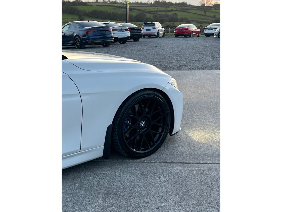 2012 BMW 3 Series - image 14