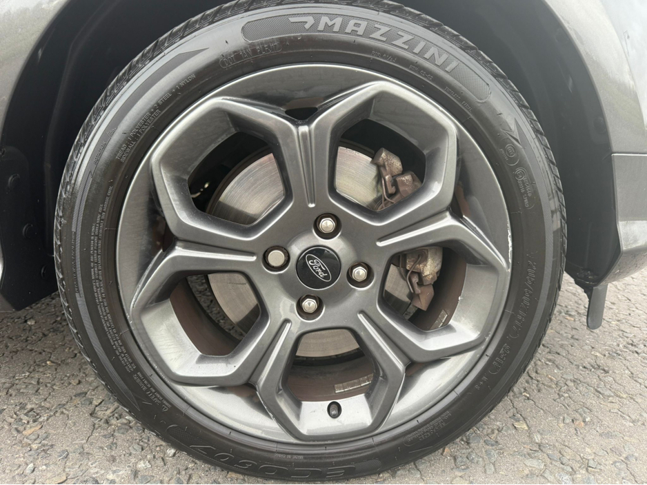 2019 Ford Ecosport - image 11