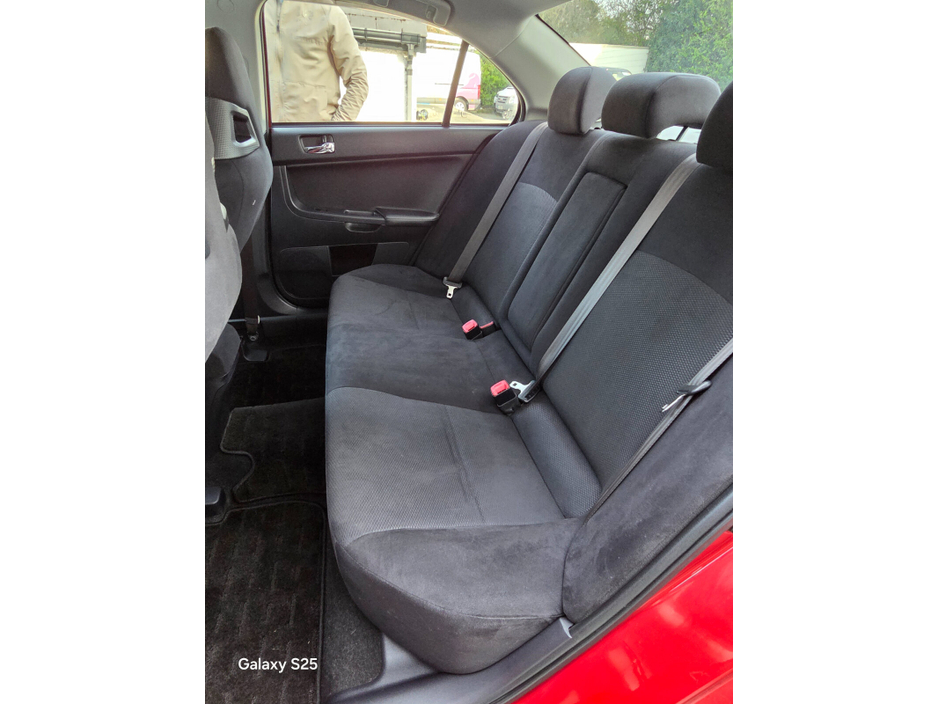 2010 Mitsubishi Lancer - image 28