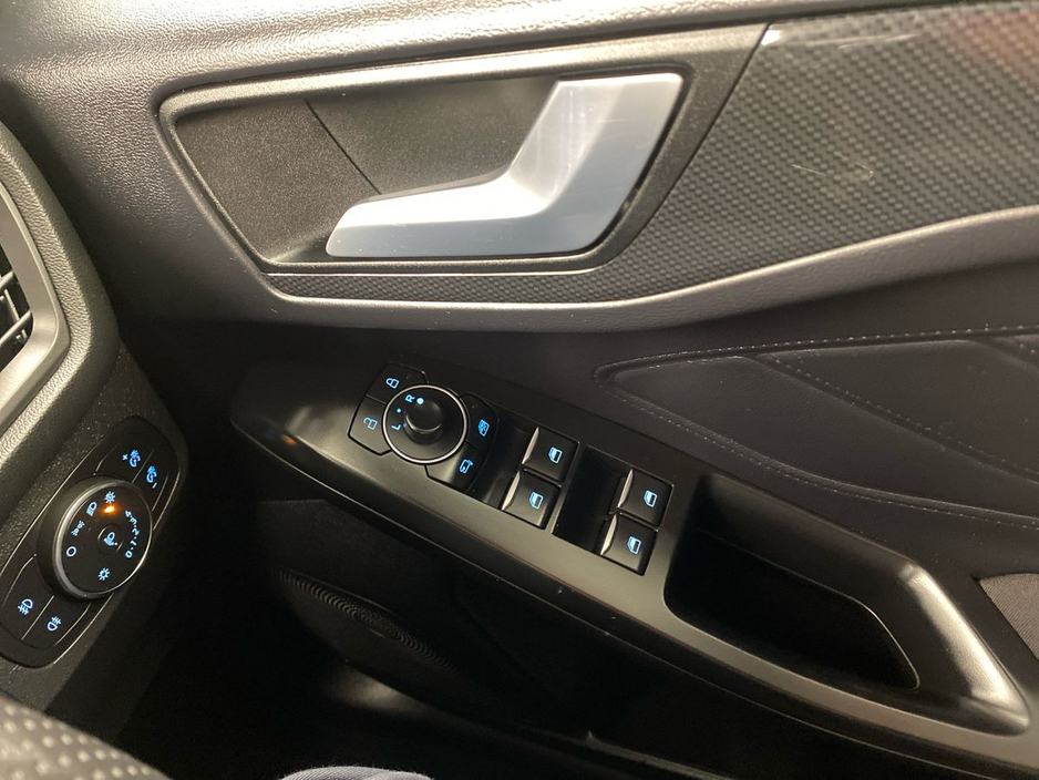 2023 Ford Focus - image 13