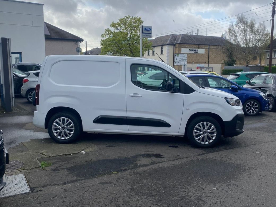 2026 Fiat Doblo - image 4