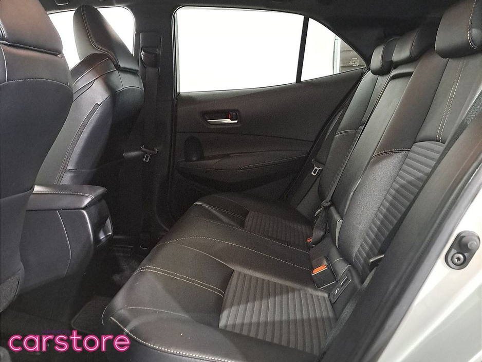 2021 Toyota Corolla - image 10