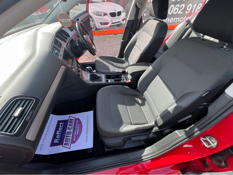 2015 Volkswagen Golf - image 18