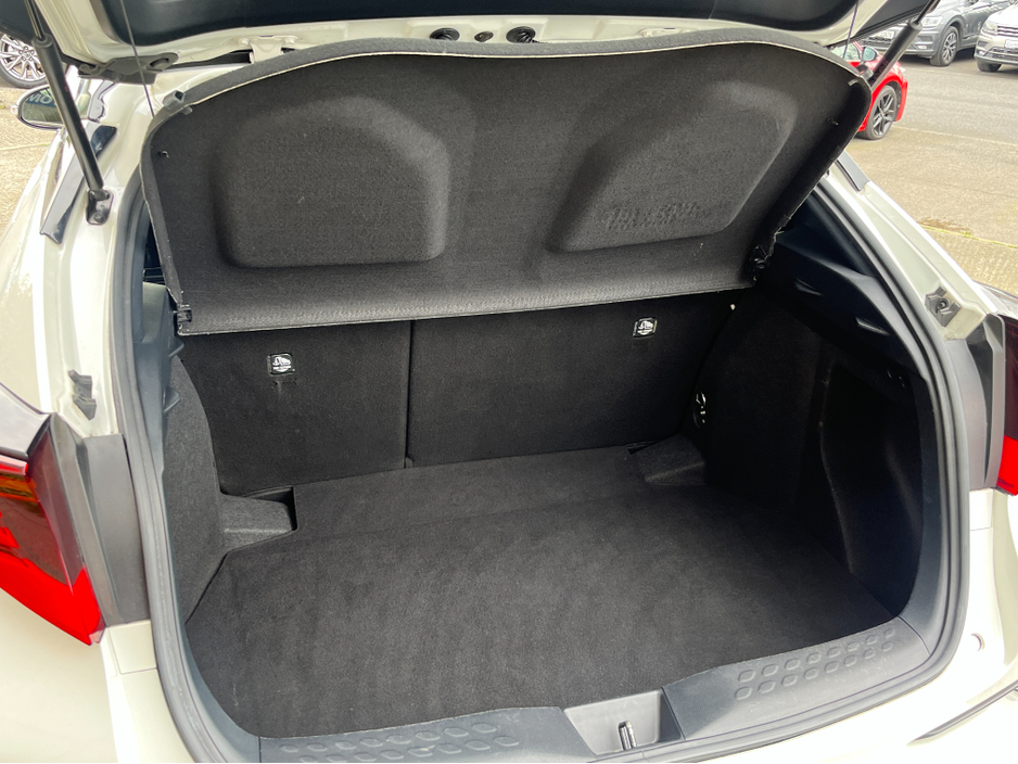 2020 Toyota C-HR - image 8