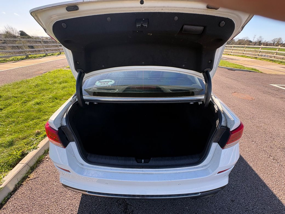 2019 Kia Optima - image 7