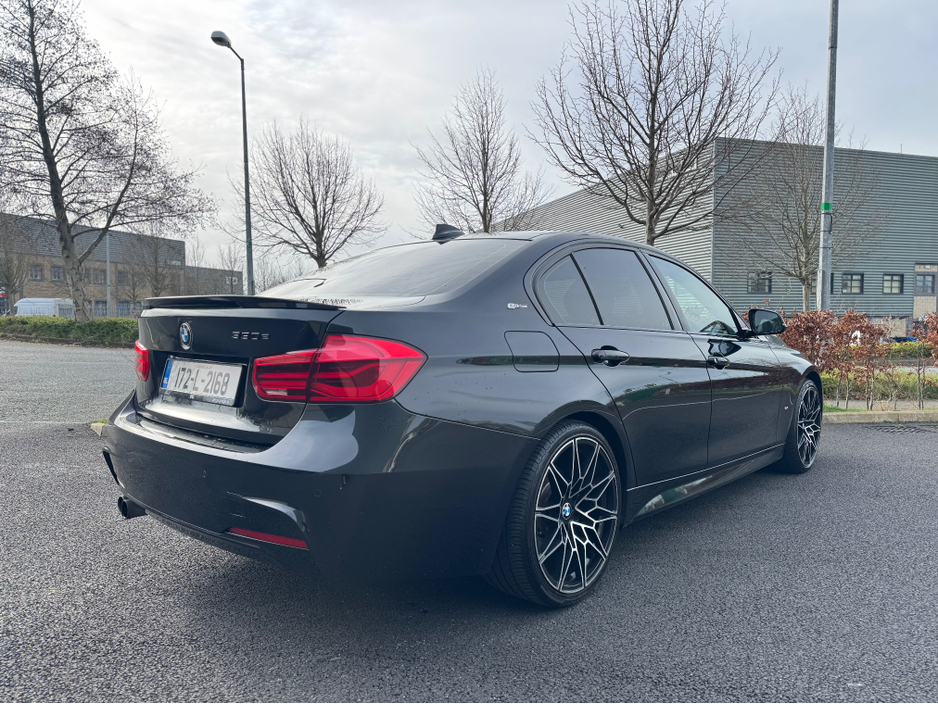 2017 BMW 3 Series - image 5