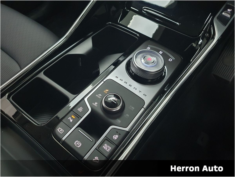 2025 Kia Sorento - image 14