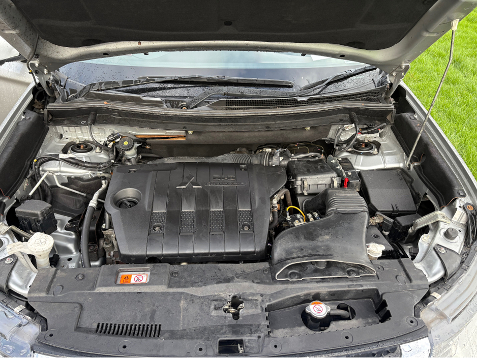 2018 Mitsubishi Outlander - image 17