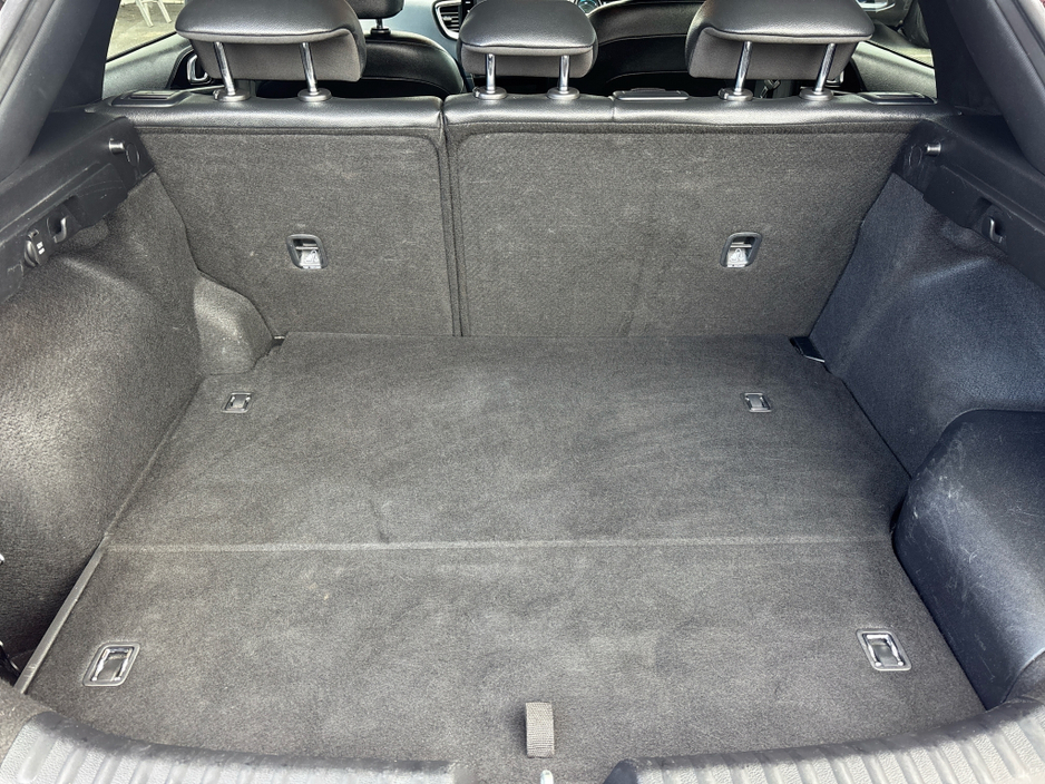 2023 Kia XCeed - image 10