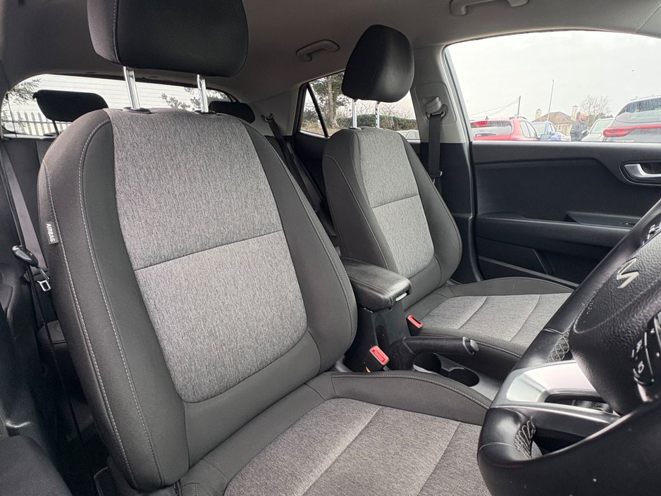 2024 Kia Stonic 1.0P 242 5 YEARS KIA WARRANTY! ONE OWNER FROM NEW! SHOWROOM CONDITION! Reversing Camera, Lane Departure Warning, Multi-Function Steering Wheel, €23,900