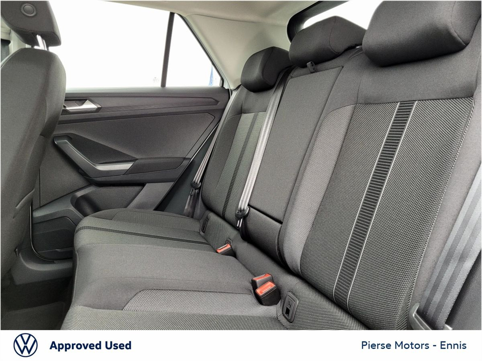 2026 Volkswagen T-Roc - image 8