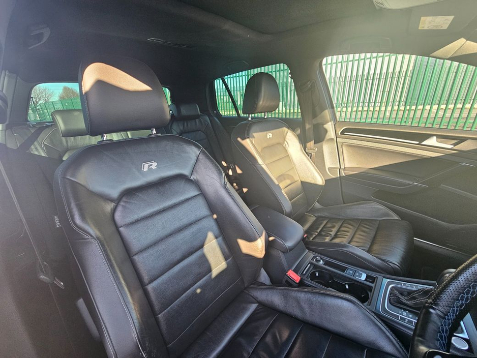 2016 Volkswagen Golf - image 12