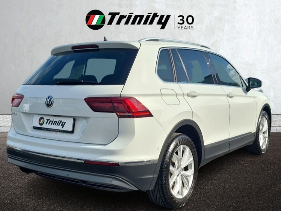 2018 Volkswagen Tiguan - image 3