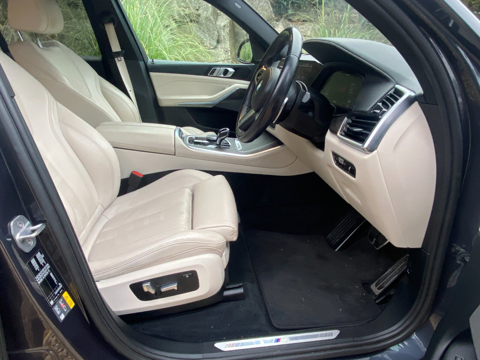 2020 BMW X5 xDrive45e M Sport €52,999