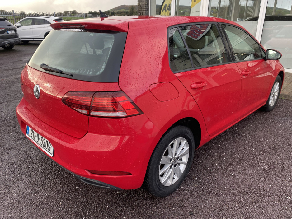 2021 Volkswagen Golf - image 6
