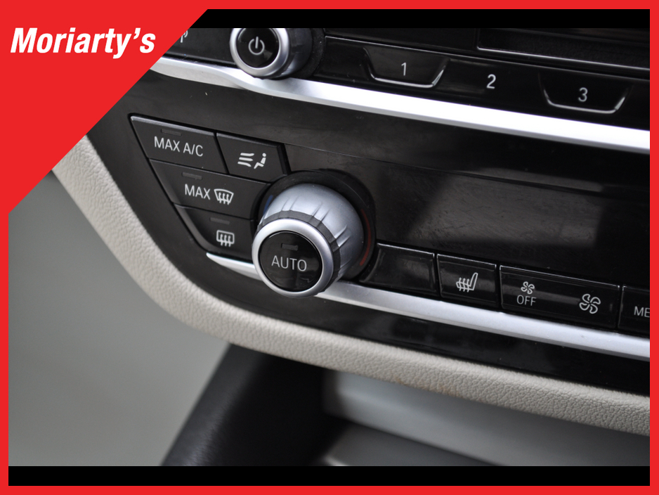 2018 BMW 5 Series - image 17