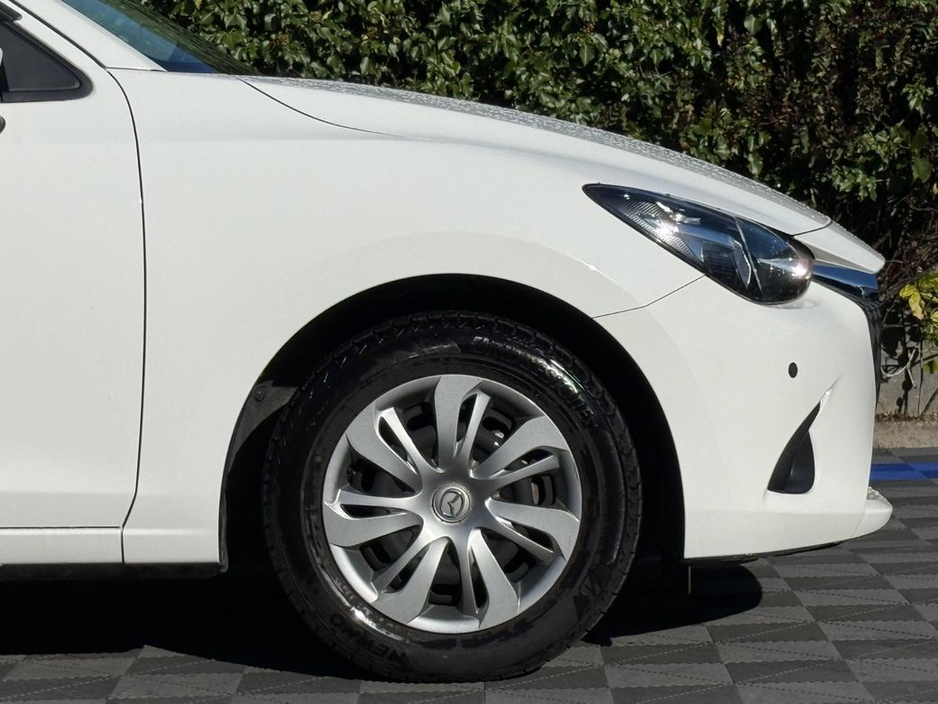 2016 Mazda Demio - image 9