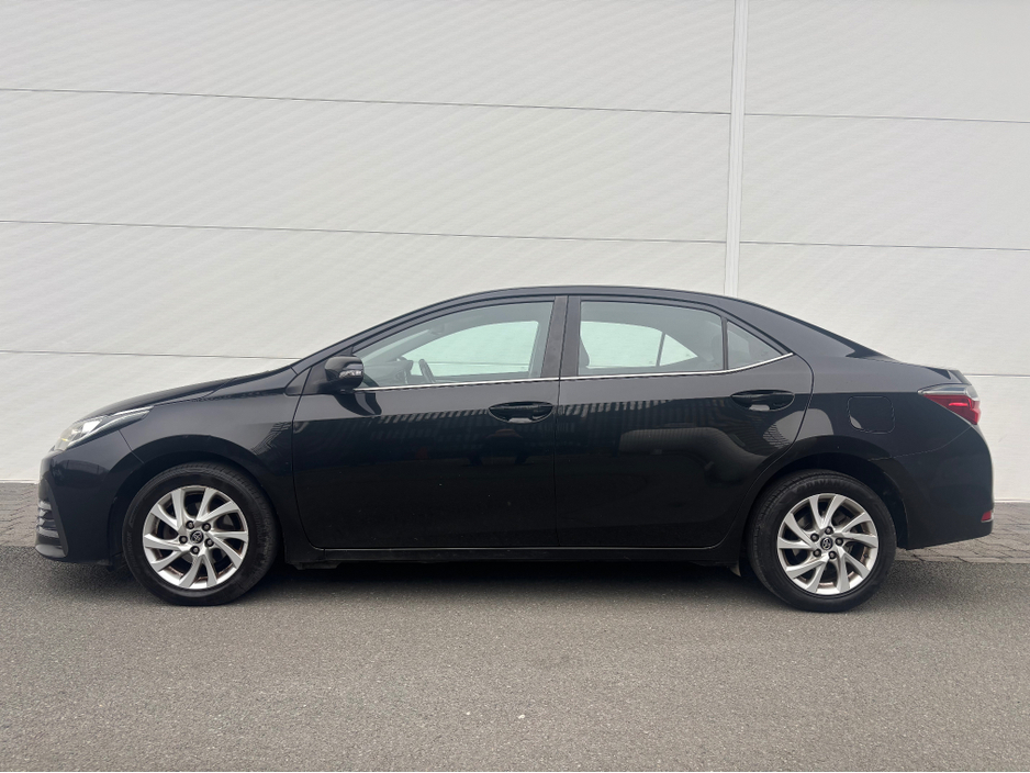 2018 Toyota Corolla - image 10