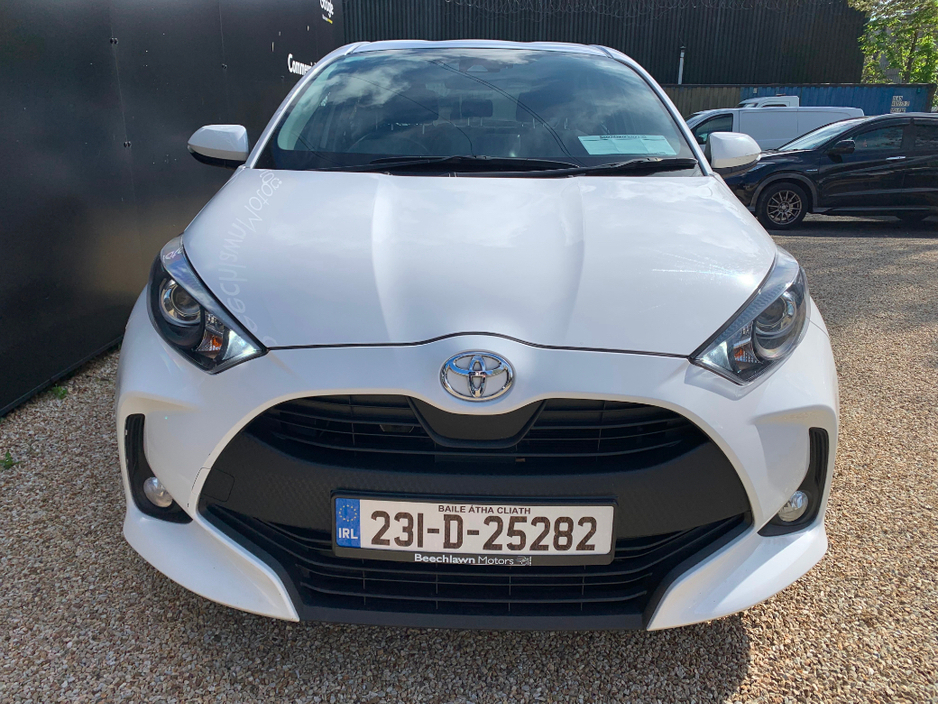 2023 Toyota Yaris - image 5