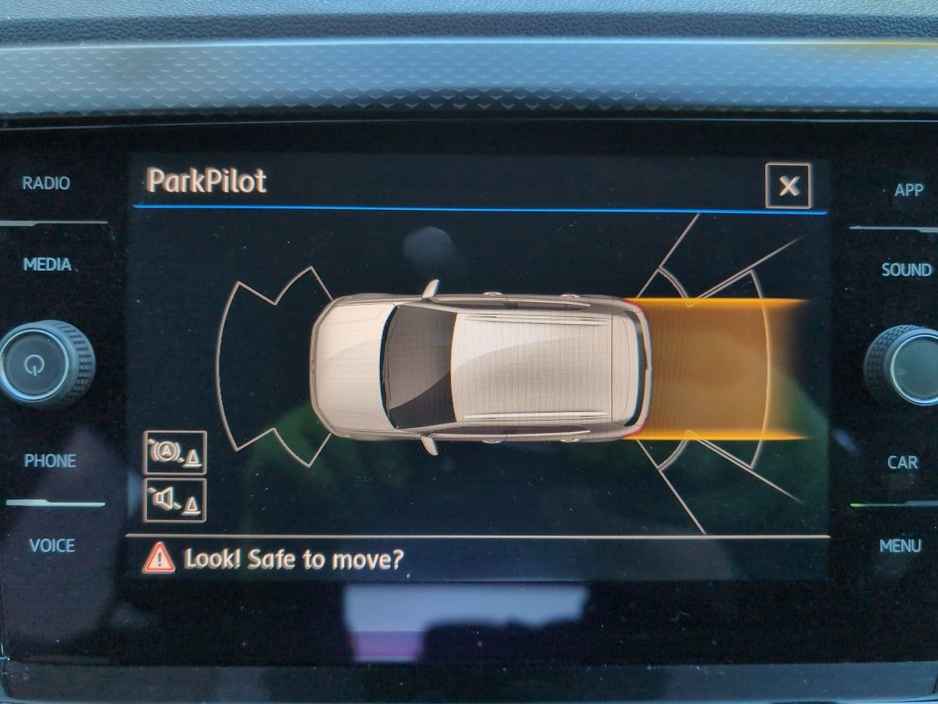 2020 Volkswagen T-Cross - image 11