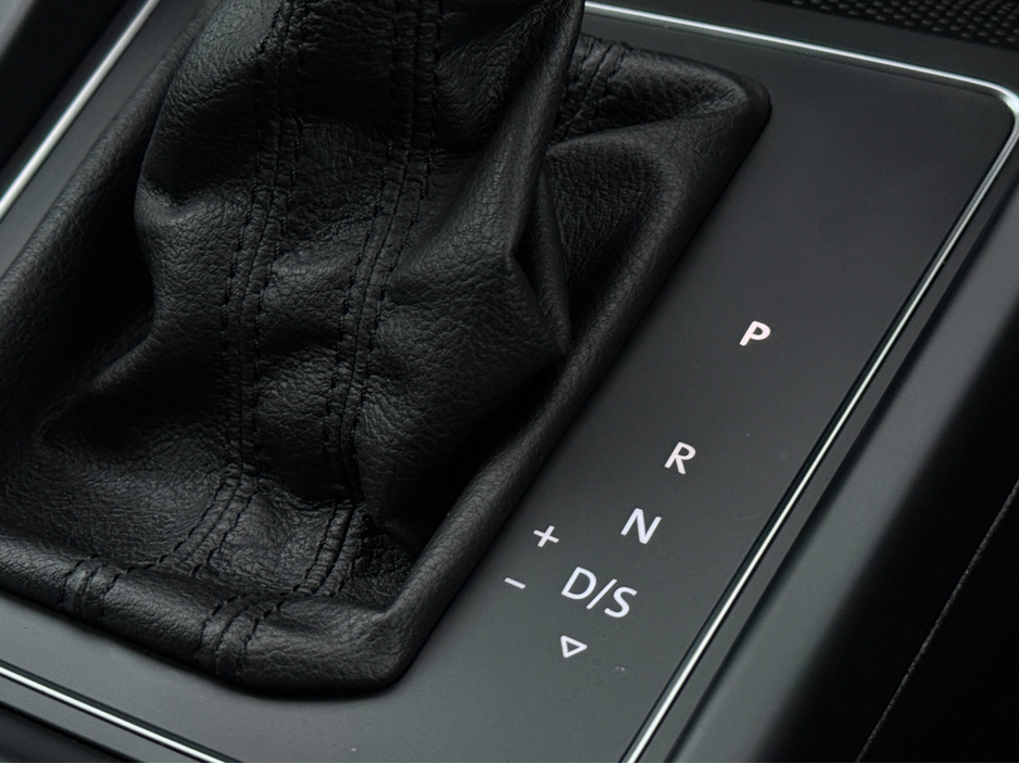 2016 Volkswagen Touran - image 18