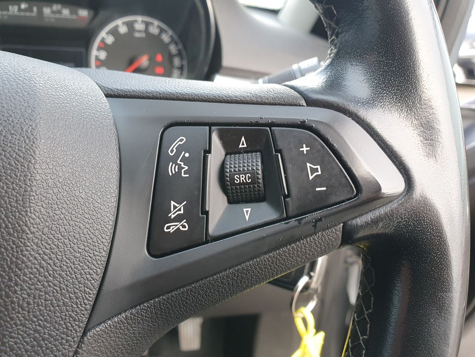 2018 Opel Corsa - image 14