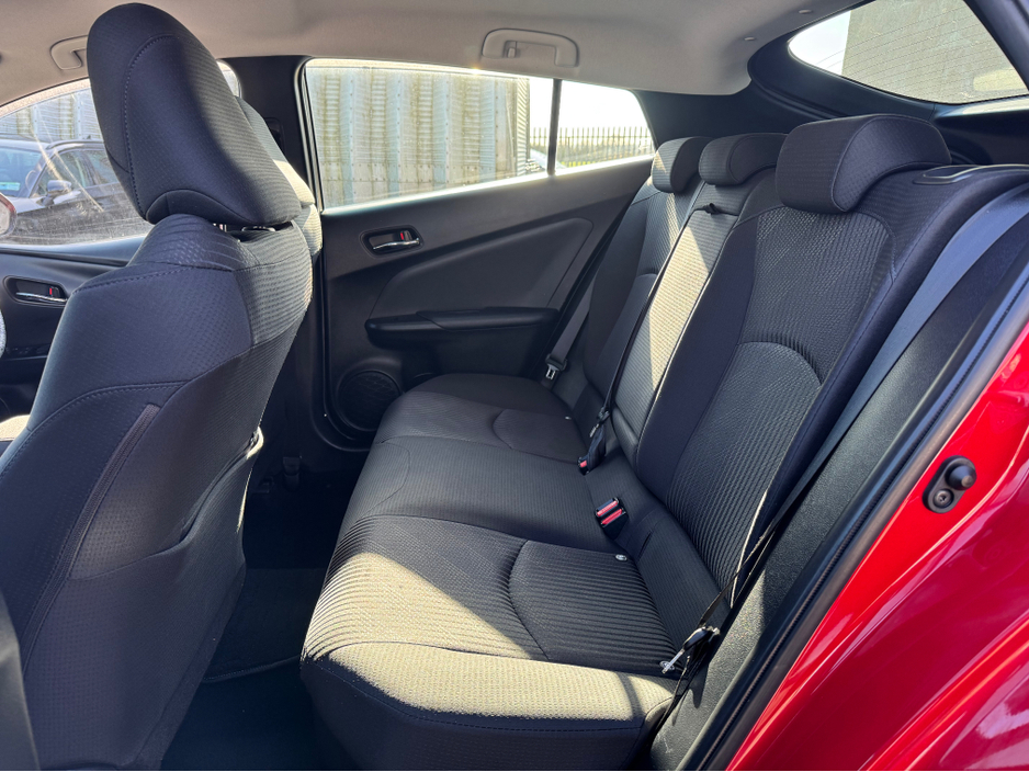 2020 Toyota Prius - image 10