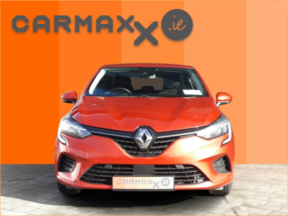 2022 Renault Clio - image 2