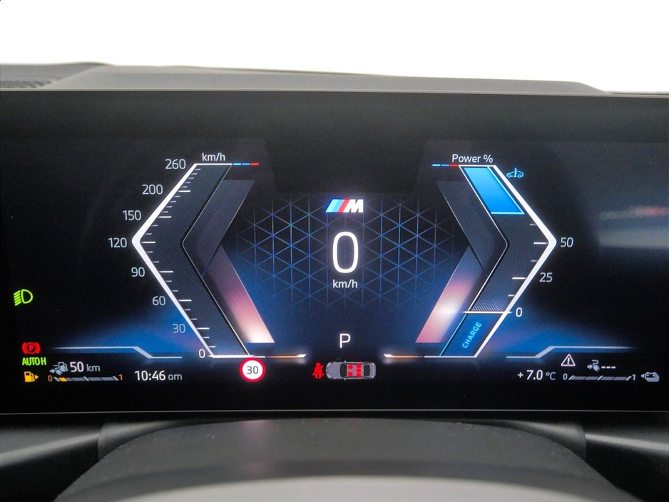 2025 BMW 3 Series - image 9