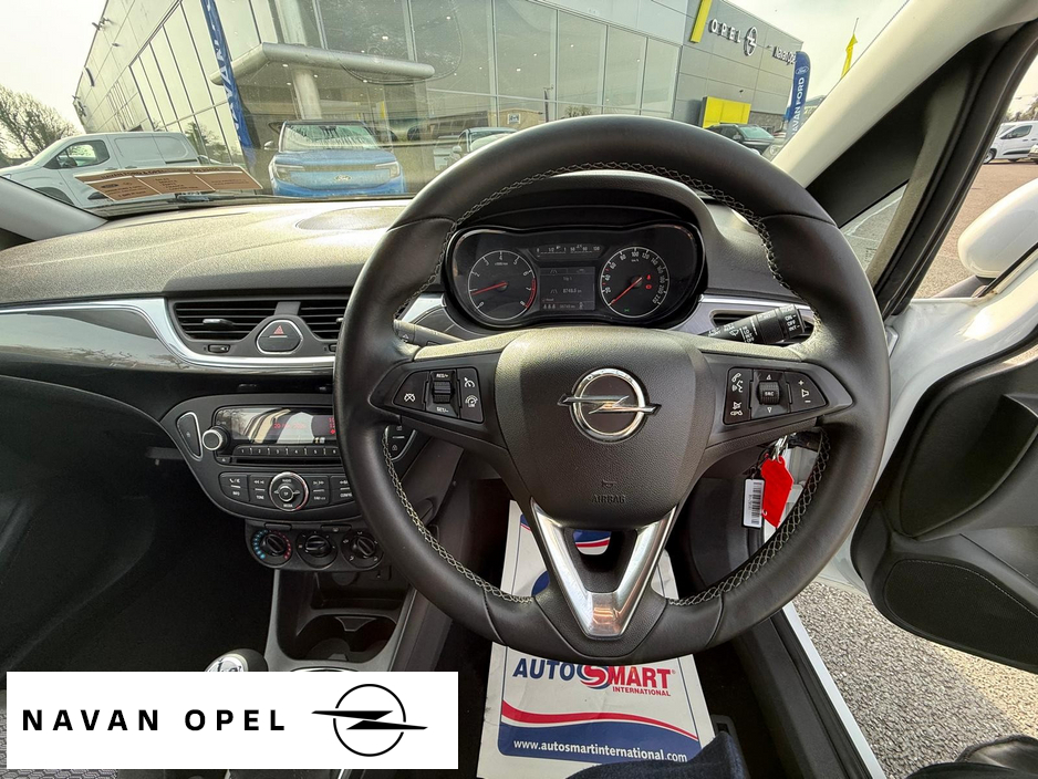 2017 Opel Corsa - image 13