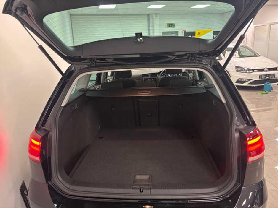 2019 Volkswagen Golf  €17,995