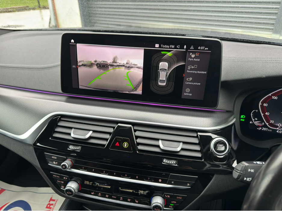 2022 BMW 5 Series - image 13