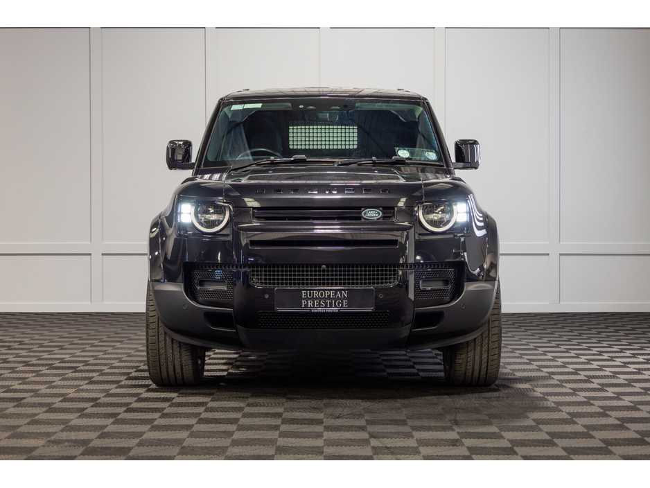 2023 Land Rover Defender - image 2