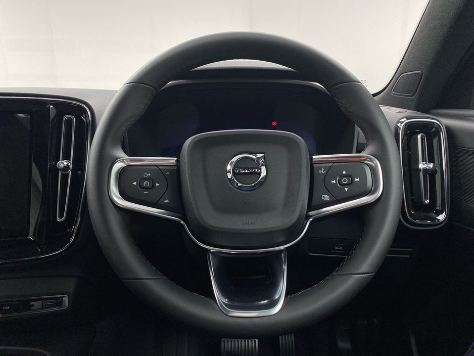 2026 Volvo EC40 - image 19